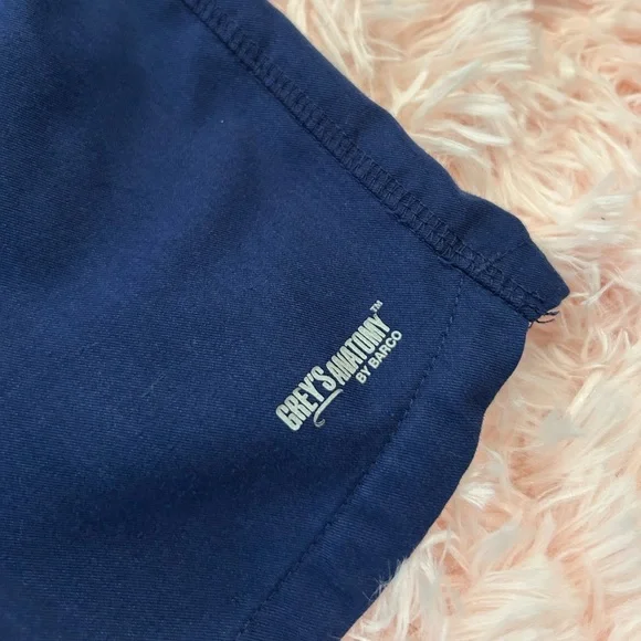 Greys Anatomy By Barco Woman’s Medium Active Blue V-Neck Scrub Top & Bottoms - Picture 7 of 15